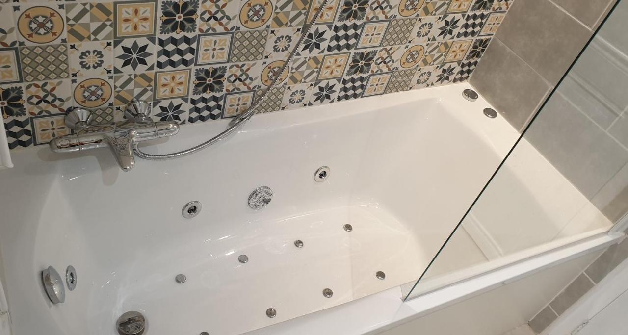 La Soloire 1 A 6 Pers - 2 Sdb -1 Balneo Apartman Cognac Kültér fotó